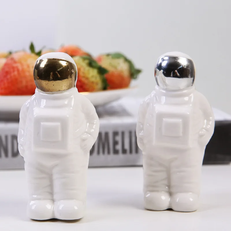 

Astronaut Toothpick Can Nordic Creative Personality Household Ceramic Toothpick Box Hotel Decoration Personality
