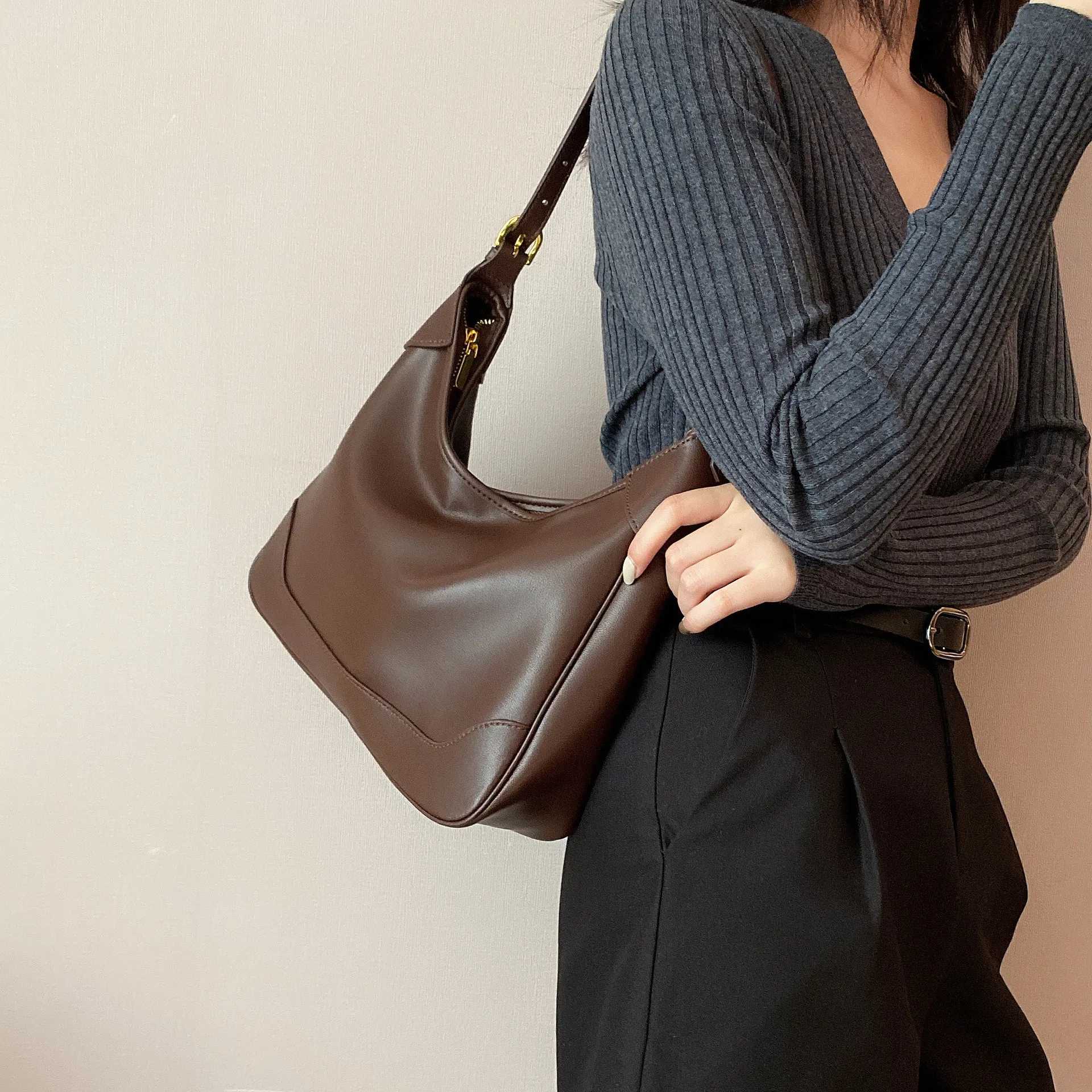 

OUSSON 2021 New Design Leather Large Capacity Underarm Bag Fashion Messenger Bag Multifunctional Tote Bag For Women