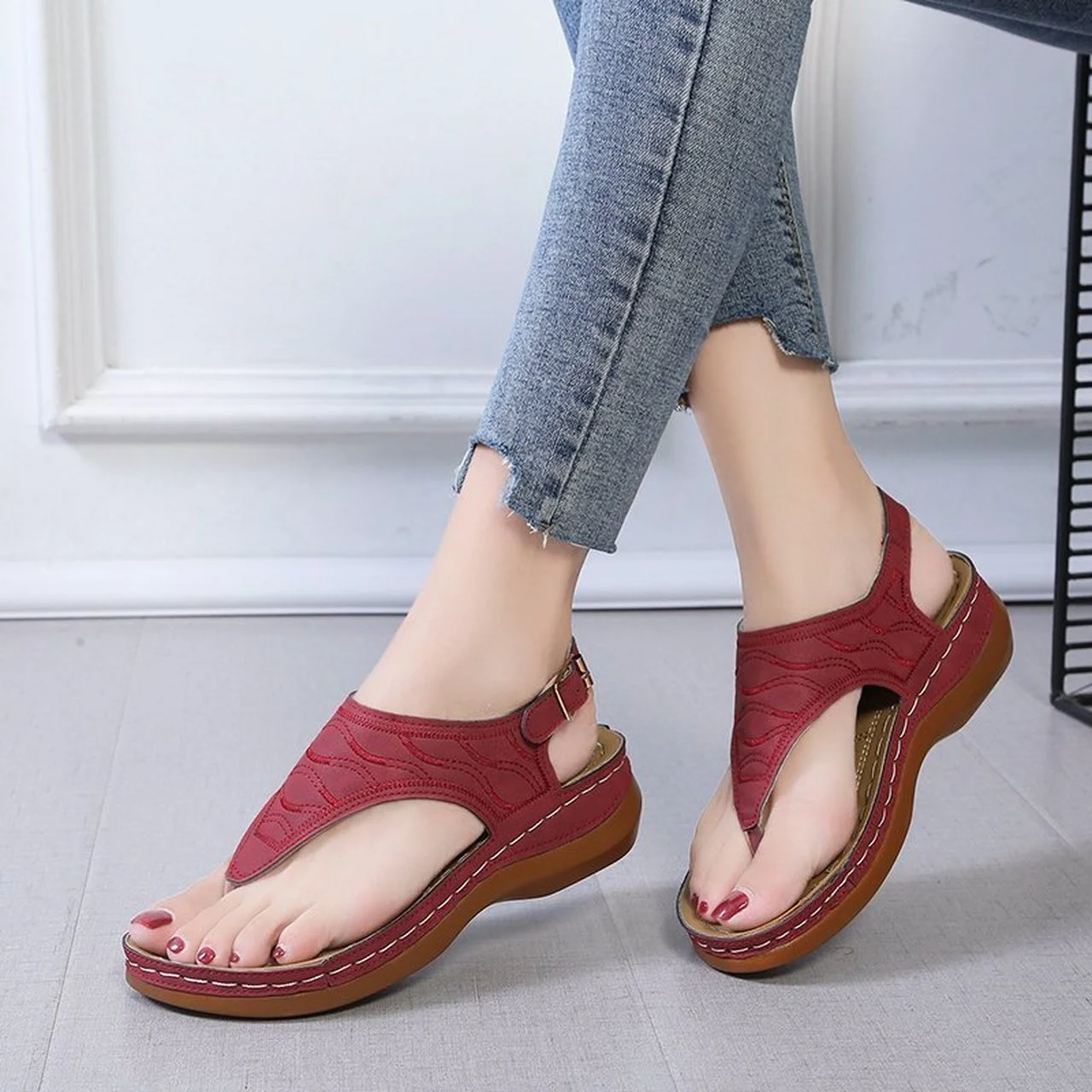 

Сандалии женские в стиле ретро, однотонные босоножки на танкетке, повседневные шлепанцы на платформе, большие размеры, 2021