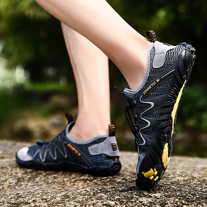 Barefoot Shoes Sneakers Men Shockproof Water Shoes Breathable Lightweight Beach Comfortable Upstream Hiking Shoe Waterproof Soft