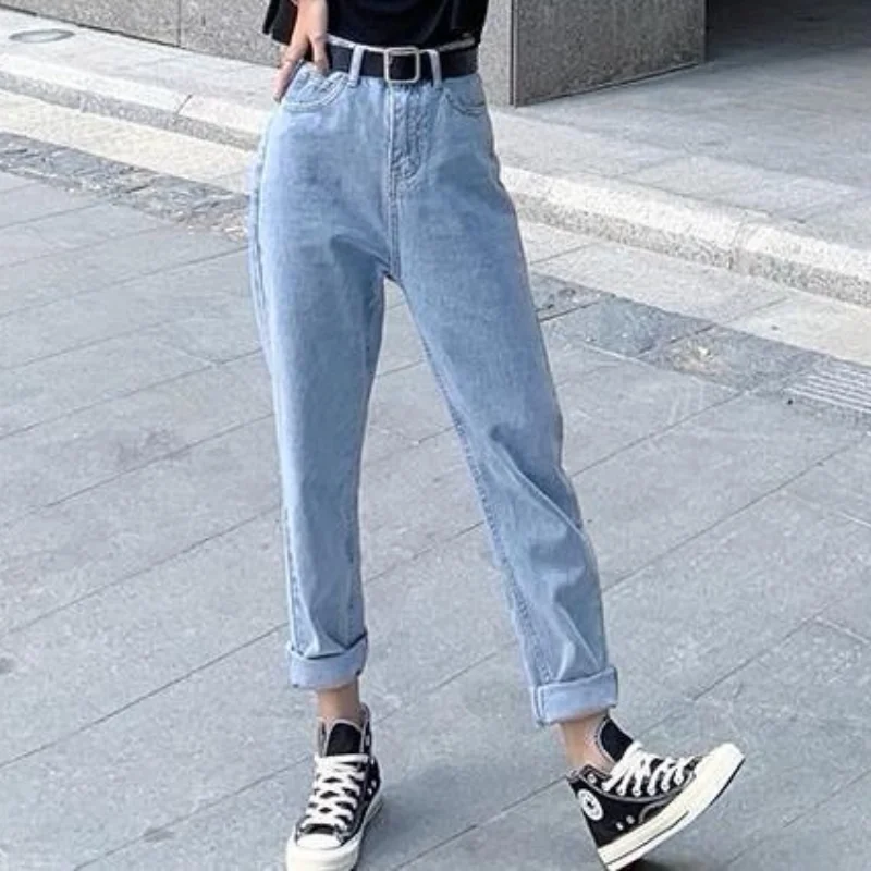 

Новые осенние корейские потертые джинсы, повседневные свободные брюки с широкими штанинами, офисные женские прямые джинсы на пуговицах, св...