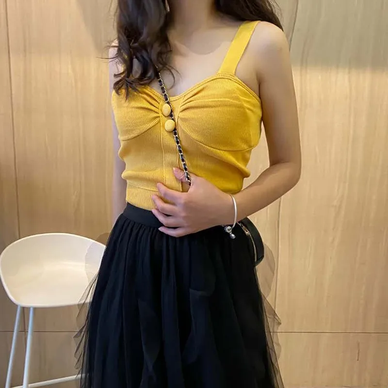 

Женский трикотажный жилет с V-образным вырезом