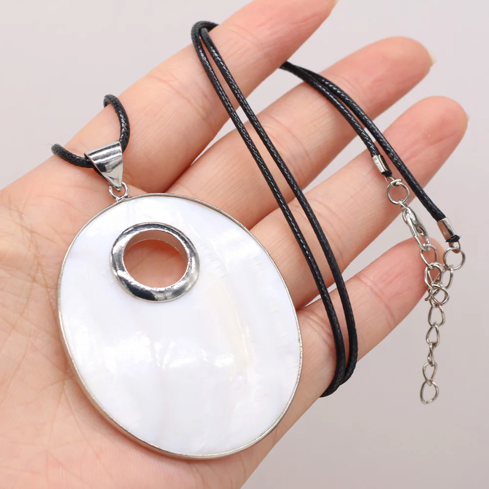 

Egg Shaped Natural White Freshwater Shell Alloy Pendant Summer Bohemia Ocean Elements Necklace Beach Jewelry for Women Gifts
