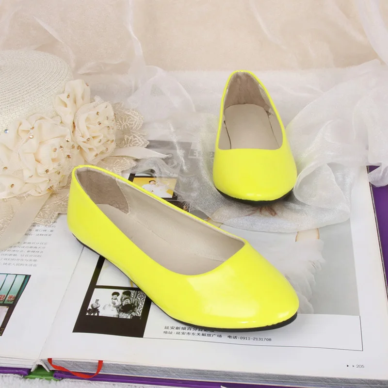 2021 модные корейские туфли на плоской подошве с острым носком повседневные