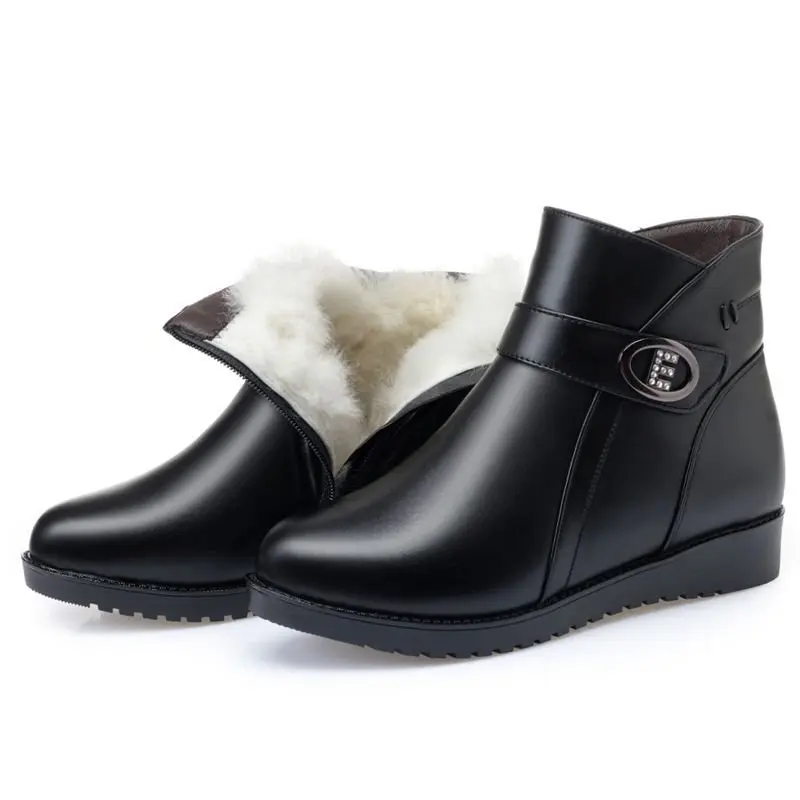 

2020 autumn and winter new women's plus velvet warm soft bottom non-slip women's shoes comfortable snow short boots cotton shoes