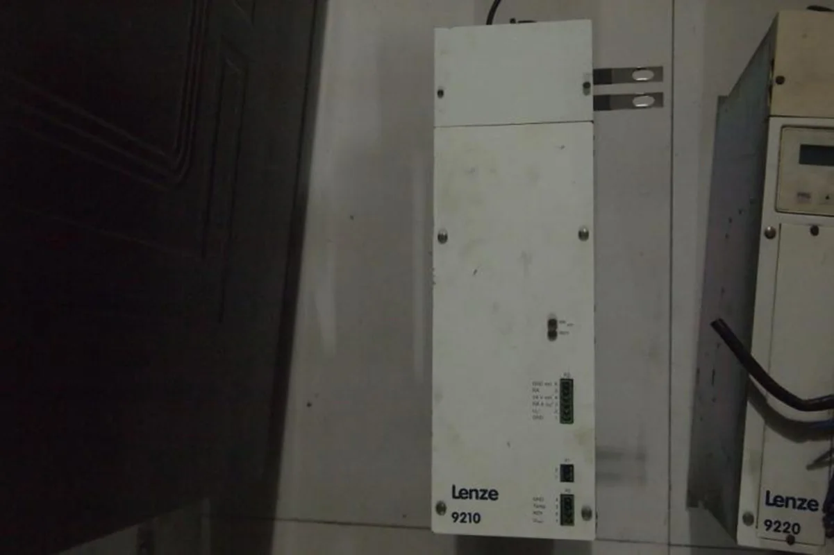 Сервопривод Lenze 9210 9220 AC 33 9212-E б/у | Инструменты
