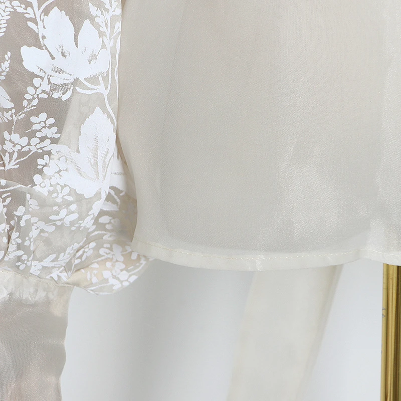 

SeeBeautiful Embroidery Lapel Latern Sleeve Belt Lace Up Bow-knot Loose Shirt Blouse Woman Spring 2021 New Fashion T398