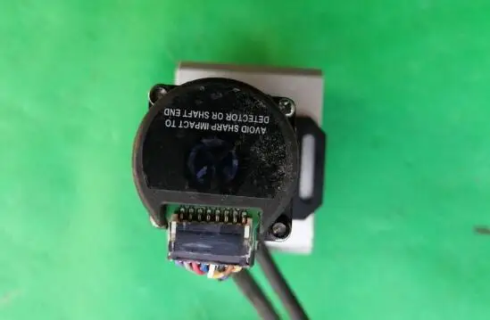 

EZM-28M-D-D 24v 4a stepper motor , used one , 90% appearance new , test goods , free shipping