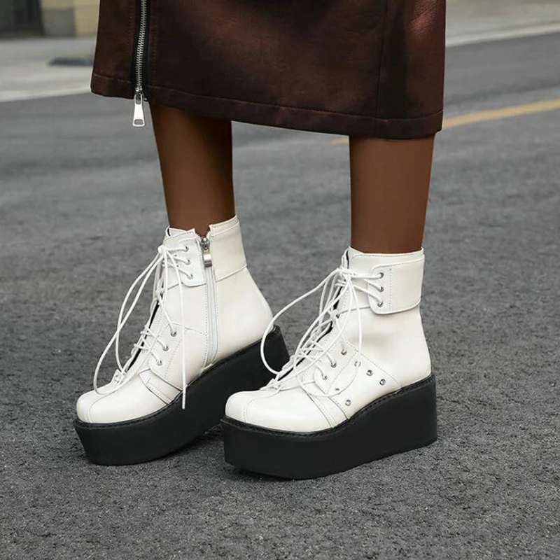 Женские ботильоны на танкетке шнуровке Осень-зима | Обувь