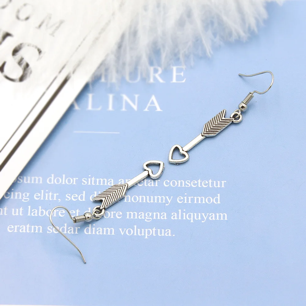 Старинное серебро Одна стрела пирсинг сердце подвеска крючок серьги креативные