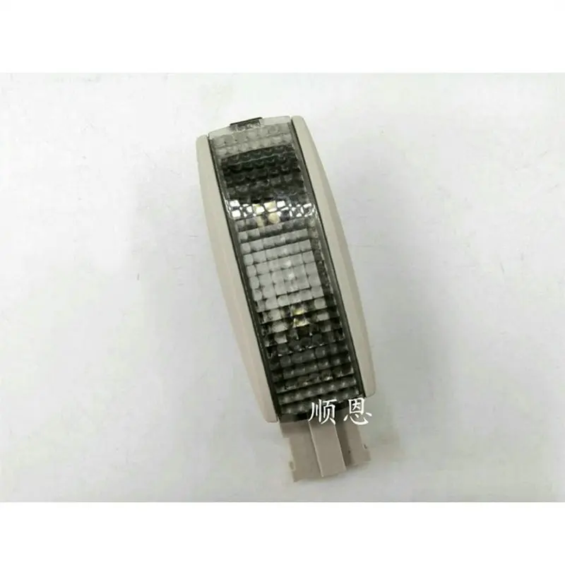 

Для Passat B5 PASSAT Polo Bora, потолочная лампа с солнцезащитным козырьком, лампа для зеркала для туалетного столика, прожектор 3B0 947 109