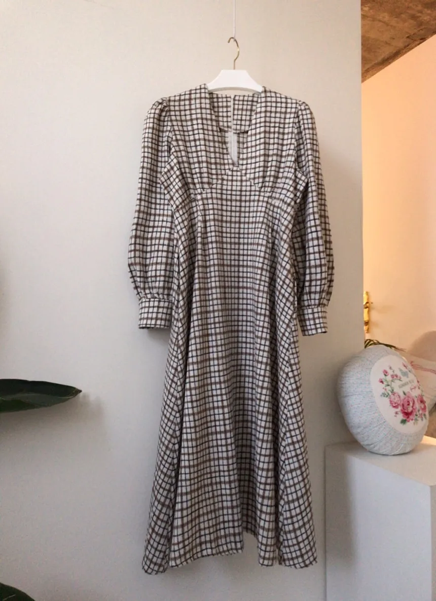 

Puff Sleeve Elegant Midi Dress Women French style Autumn Spring Bodycon Plaid Dresses Casual Vintage Dress