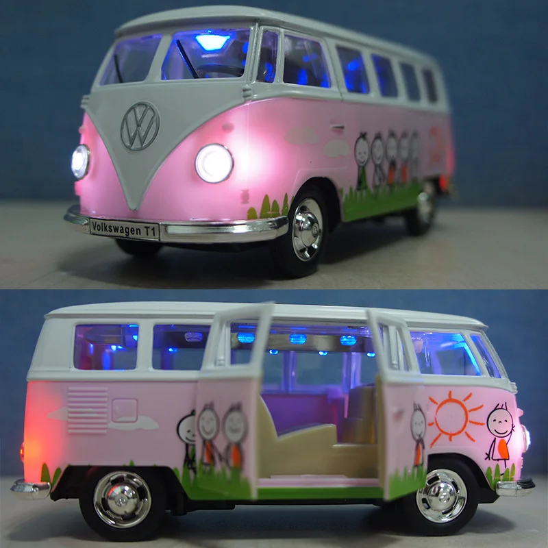 Модель автомобиля в масштабе 1:32 из сплава с мультяшным звуком и