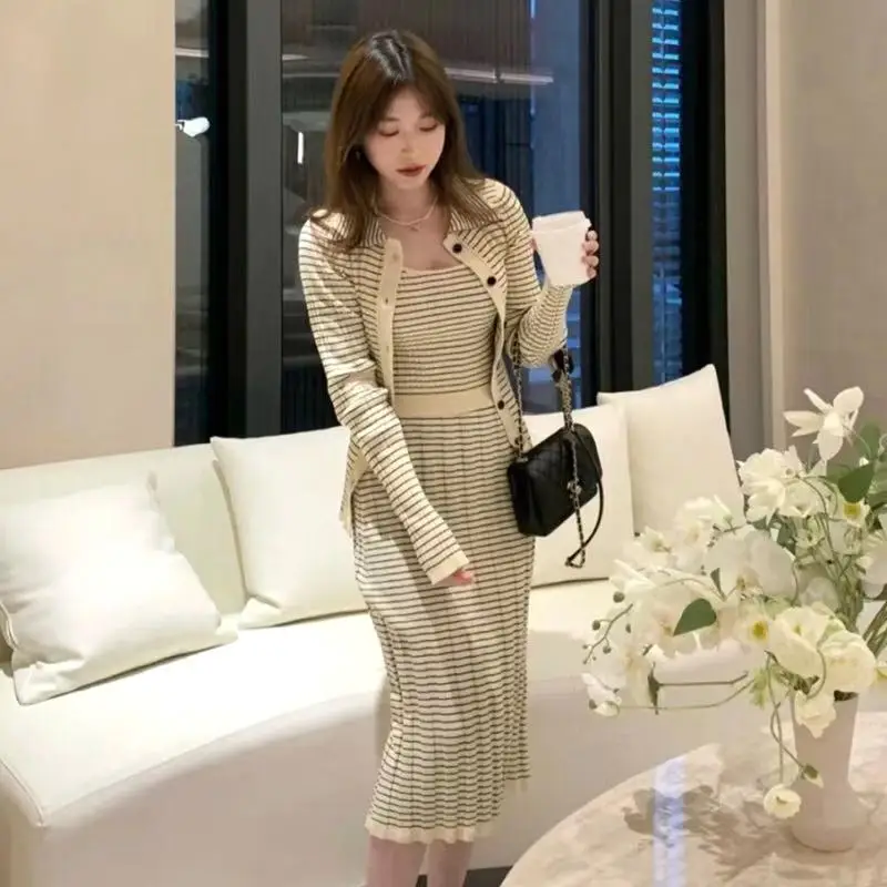 

Женский элегантный Трикотажный костюм-тройка в полоску, кардиган с отложным воротником и длинным рукавом, жилет с квадратным воротником и ю...