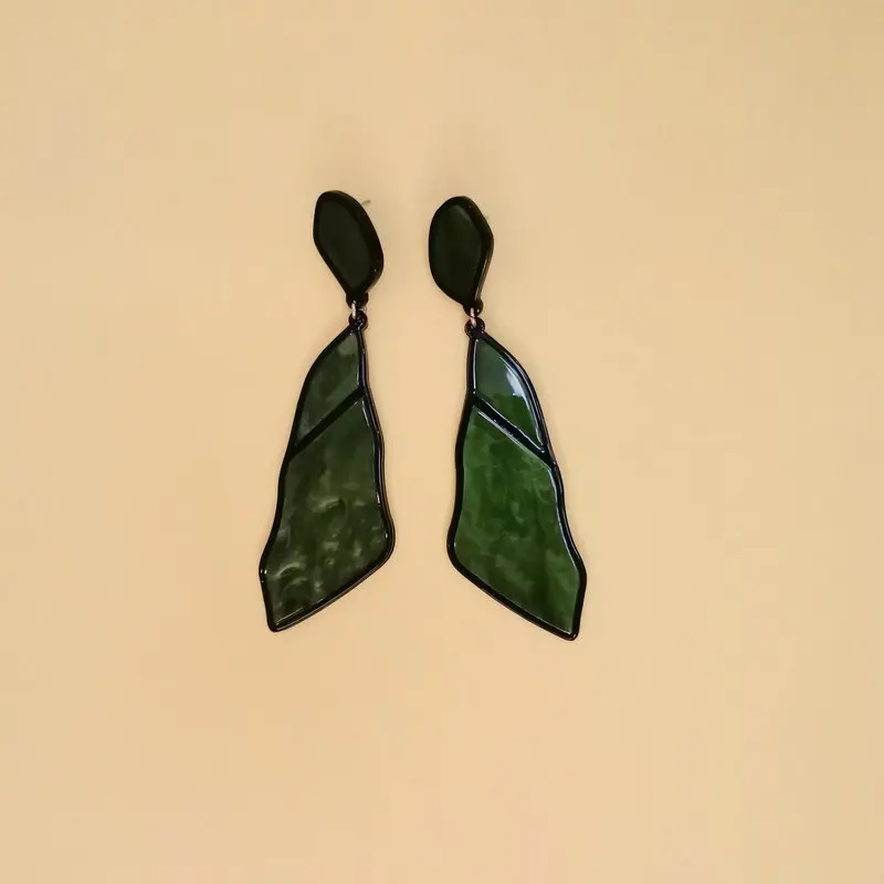 QUMENG новые акриловые массивные длинные серьги-гвоздики с листьями неправильной