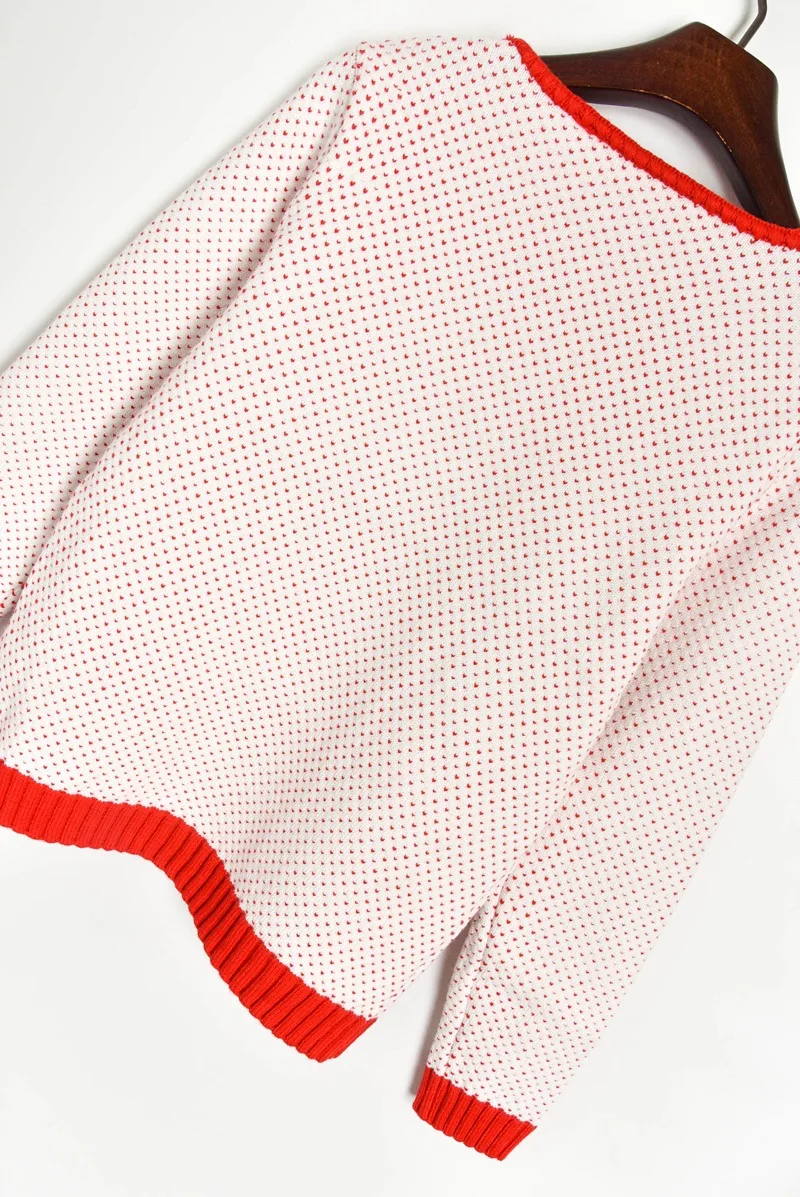 Женский розовый свитер вязаный жаккардовый в горошек с милым рисунком овечки