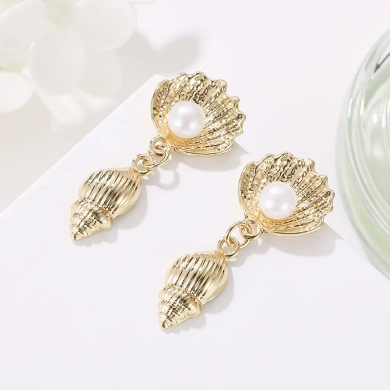 

Creative Conch Shell Pearl Dangle Earrings Retro Temperament Ear Jewelry
