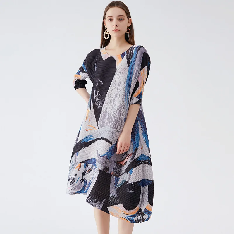 Женское плиссированное платье Issey Miyake весеннее с круглым вырезом и принтом