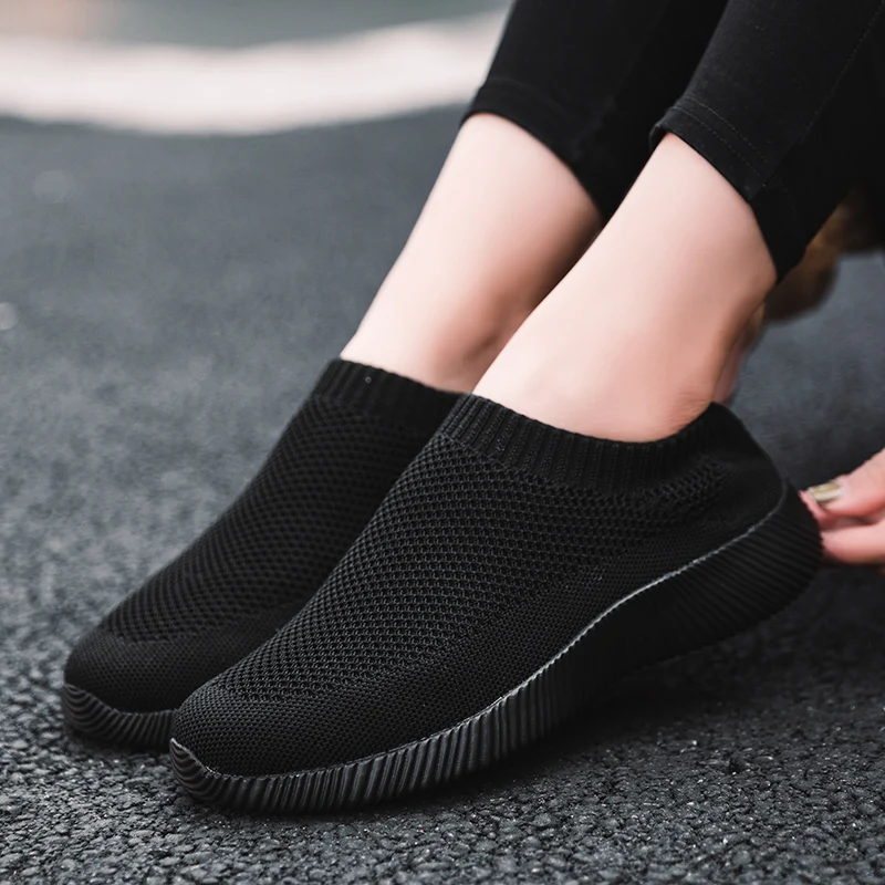 Кроссовки носки женские из мягкой ткани модные повседневные сникерсы без