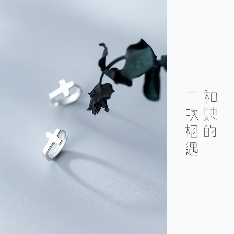 Женские серьги кресты Trustdavis минималистичные готические сережки из