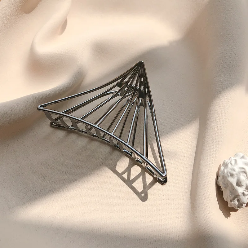 Рисунок 5 - Заколка для волос женская