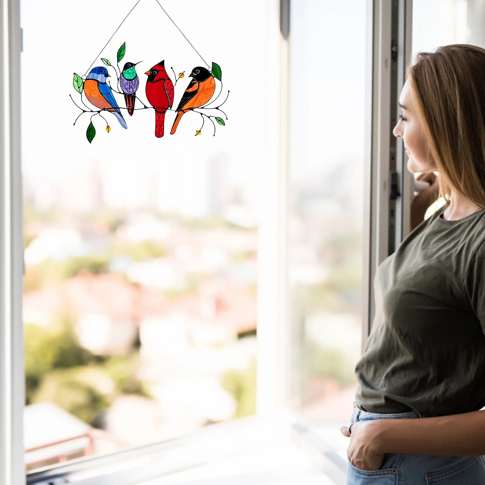 Многоцветная витражная панель с изображением птиц на проволоке | Дом и сад