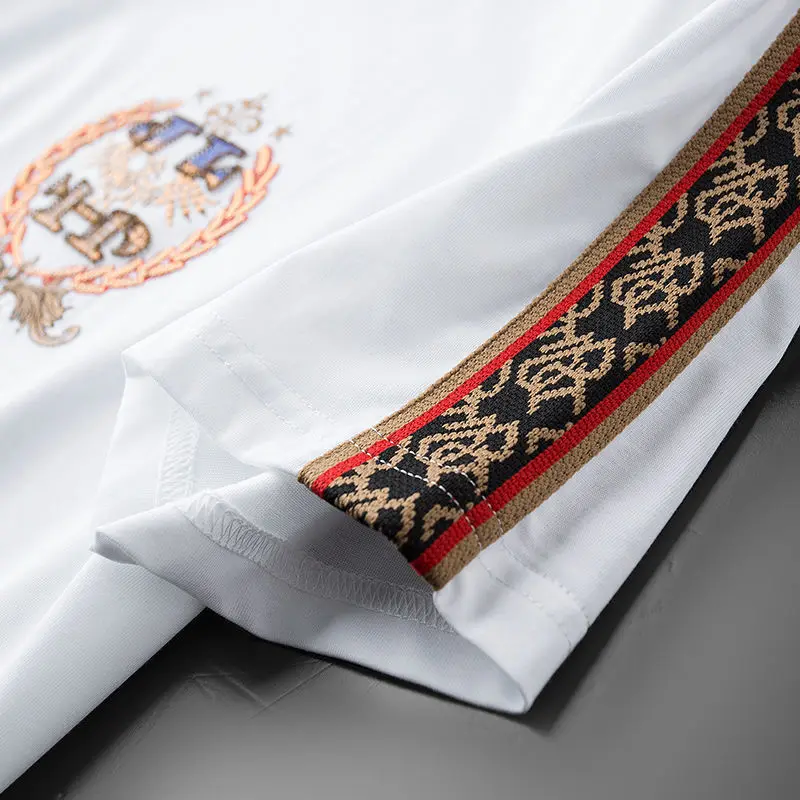 

2021 summer new black and white palace fashion with three-dimensional embroidered short-sleeved t-shirt men