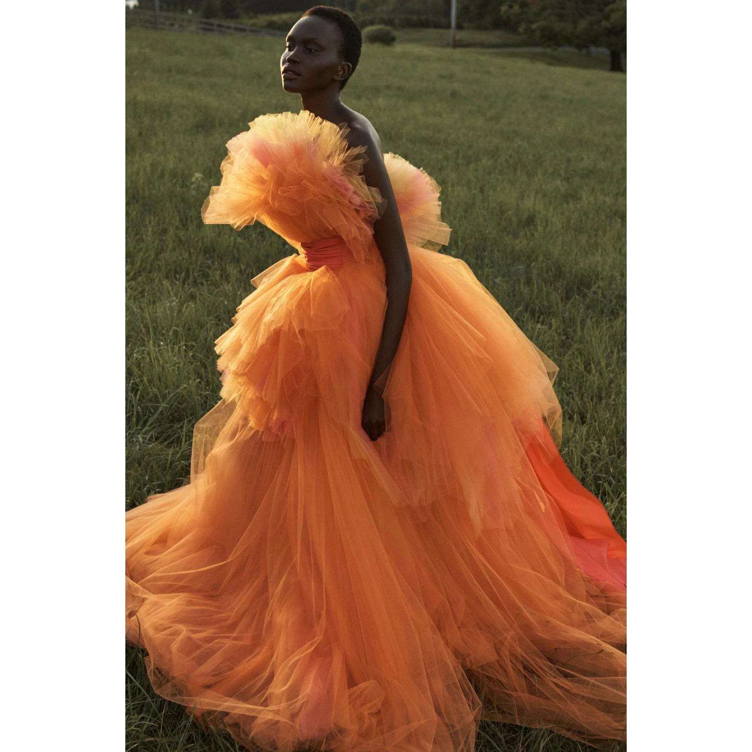 

Очаровательные оранжевые пышные фатиновые элегантные женские длинные вечерние платья с оборками на заказ