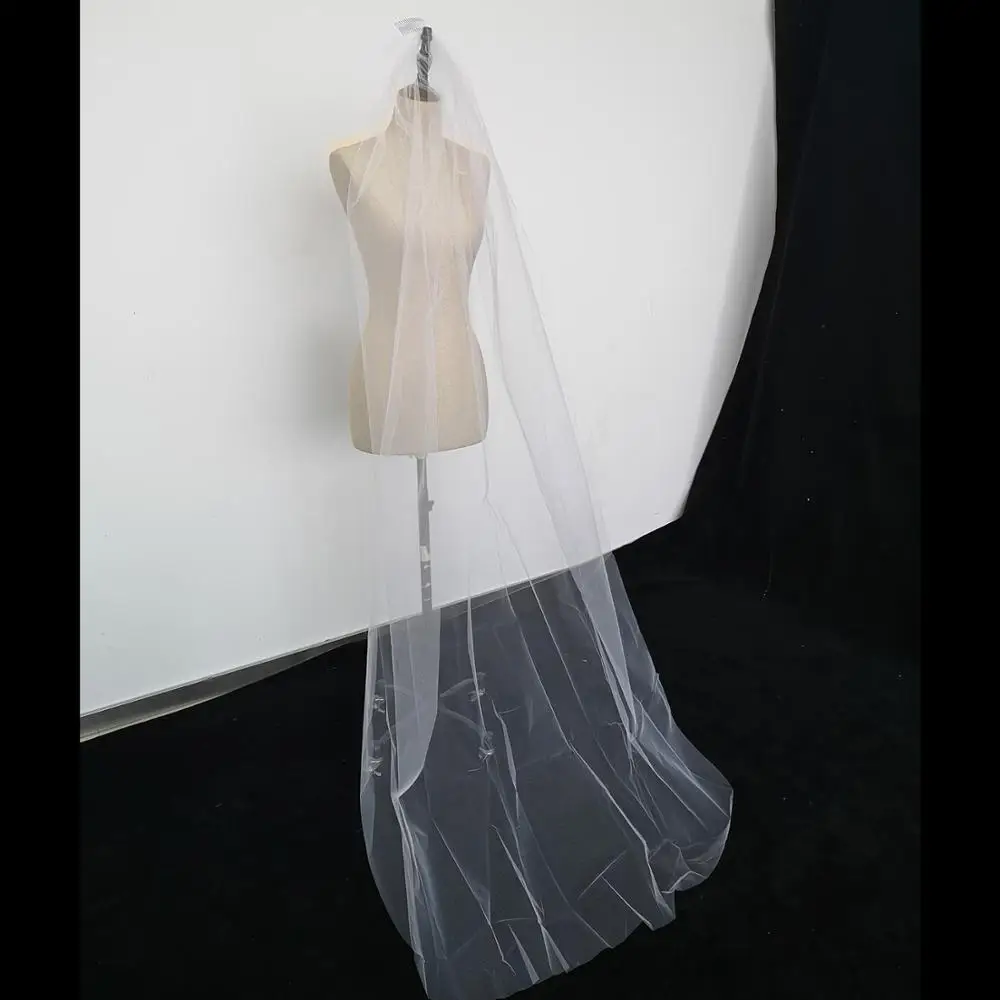 Недорогая длинная белая вуаль для новобрачных однослойная простая с гребнем