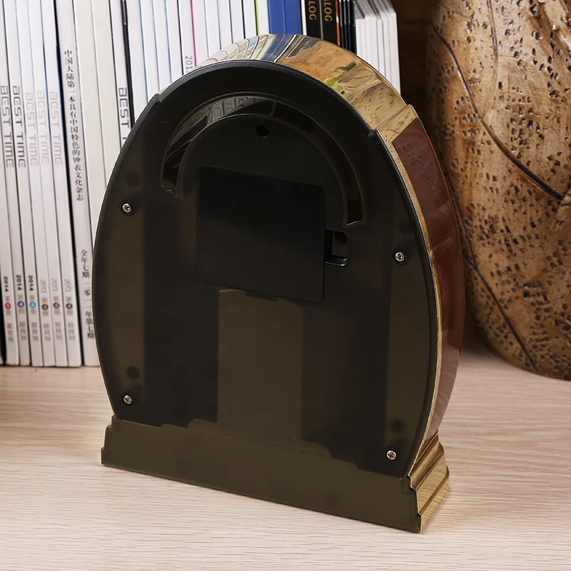 Высококлассные настольные часы с бесшумным кварцевым механизмом