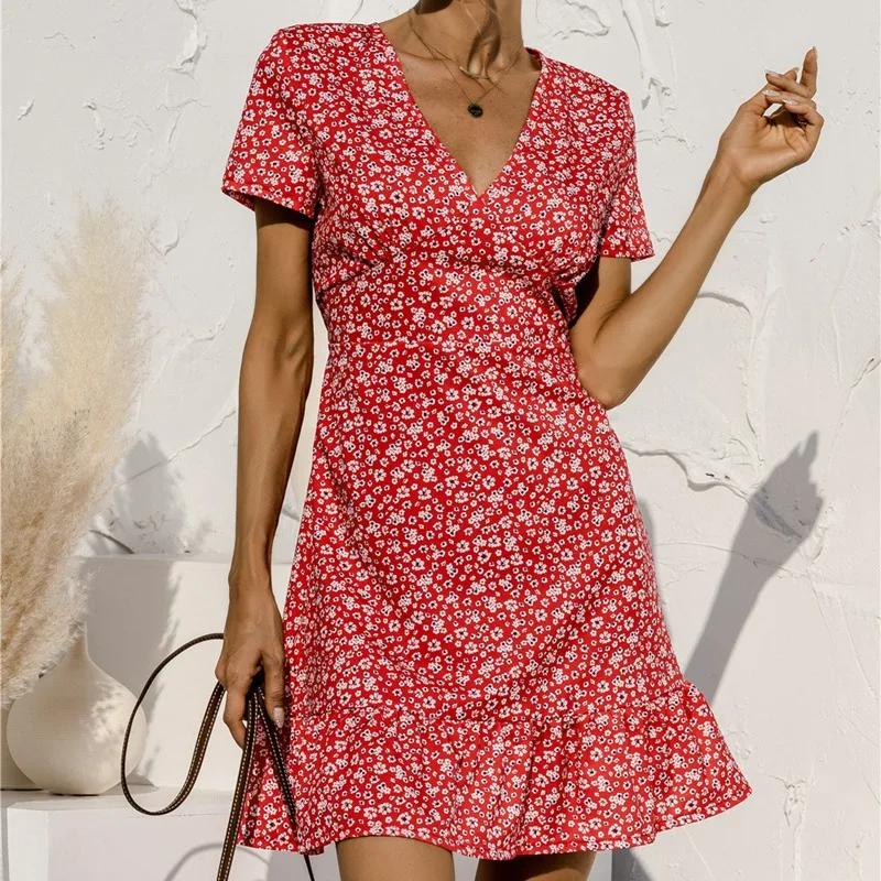 

Женское мини-платье с V-образным вырезом и цветочным принтом