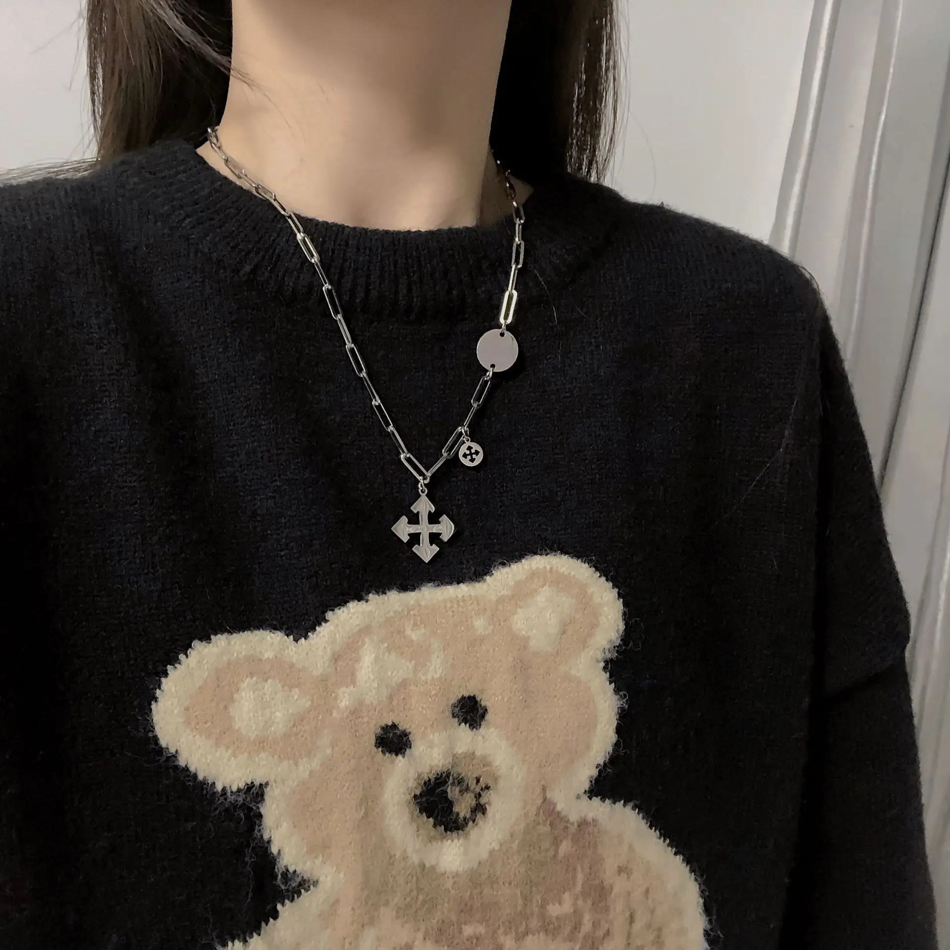 

Женское Ожерелье со стрелкой-крестом, ювелирное изделие из нержавеющей стали в стиле хип-хоп, цепочка на свитер, эффектное ожерелье, подарки...