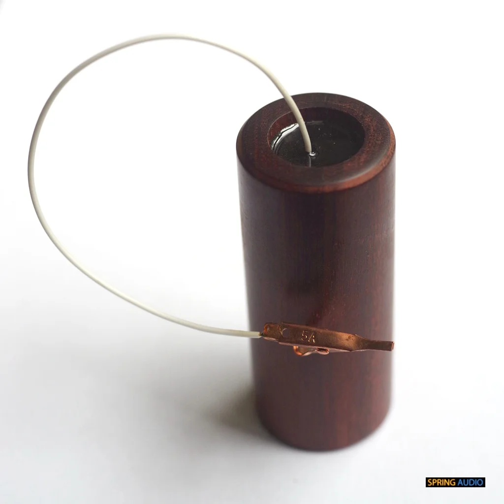 Электронное черное отверстие устранение стерео статического электричества