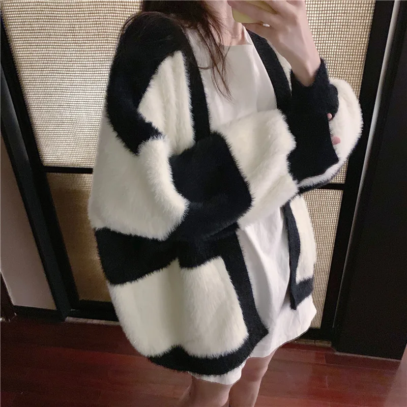 

2020 New Korean knitted Cardigan stripe Hit color splice sweater women Leisure Loose fashion long sleeve Thicken Plus cashmere