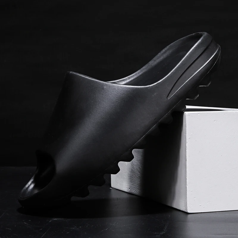 Мужские летние шлепанцы YZY дышащие прохладные пляжные мужские с открытым носком