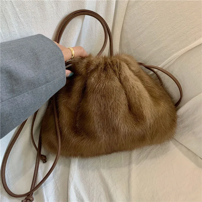 New Fashion Whole Skin Mink Handbag Female Bag Leather Drawstring Shoulder Messenger Bag Large Plush Handbag