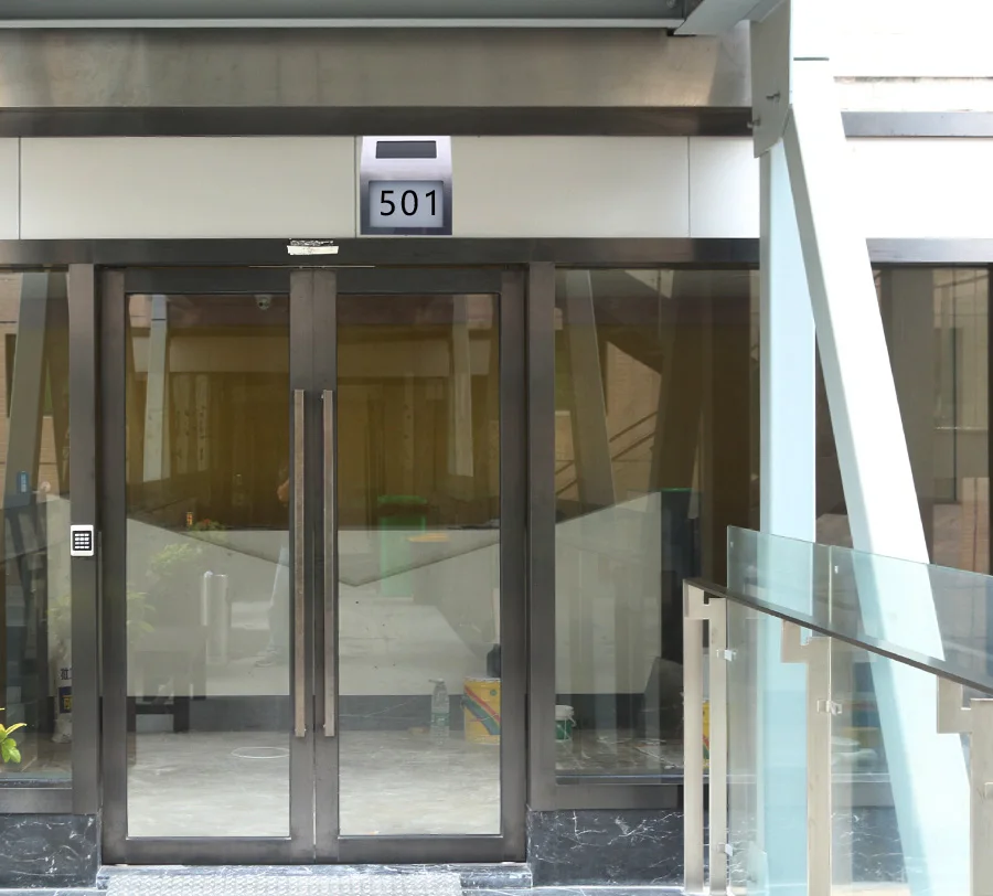 Светодиодный светильник на солнечных батареях наружный из нержавеющей стали