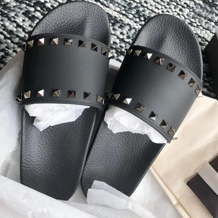 

classics v brand women/men flat sandal rivets all black men slipper Flip flop lovers beach sandals 36-44 no box