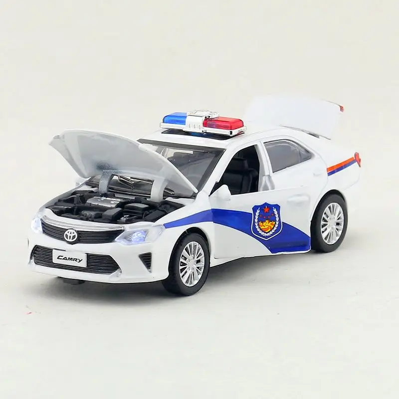 1:32 Масштаб Toyota Camry полицейское такси сплав модель автомобиля игрушка металлическая литая под давлением с оттягивающимся звуком светильник для детей Подарки - Цвет: White