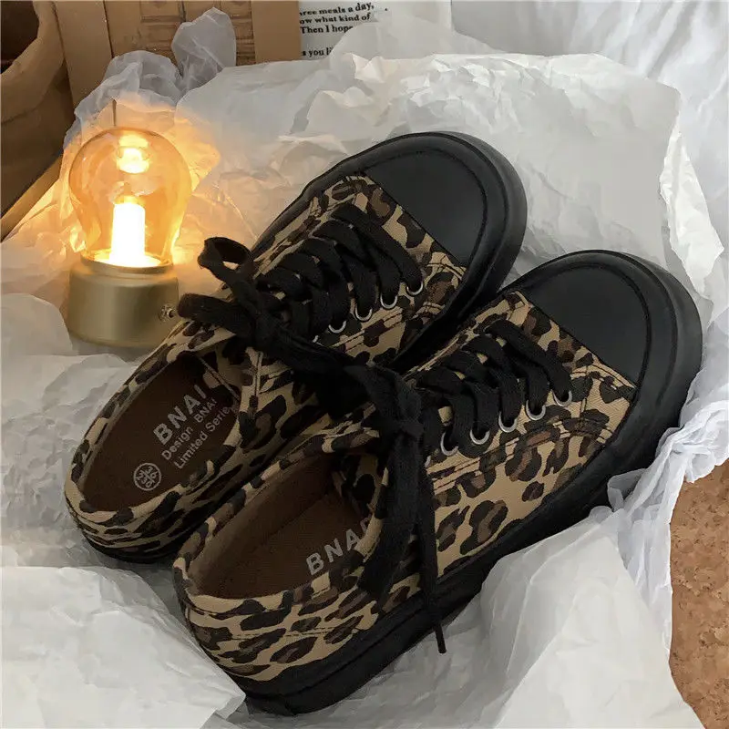 

Leopard Print Black Shoes Women's 2021 Spring Latest Internet Hot Thick Bottom Canvas Shoes Ins Board Shoes Fashion