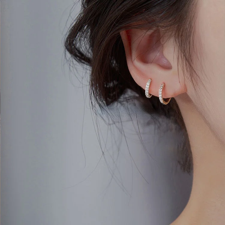 

Fashion Minimal Hoop Earrings Crystal Zirconia Small Huggie Thin Hoops Cartilage Earring Helix Tragus Earring Piercing Jewelry