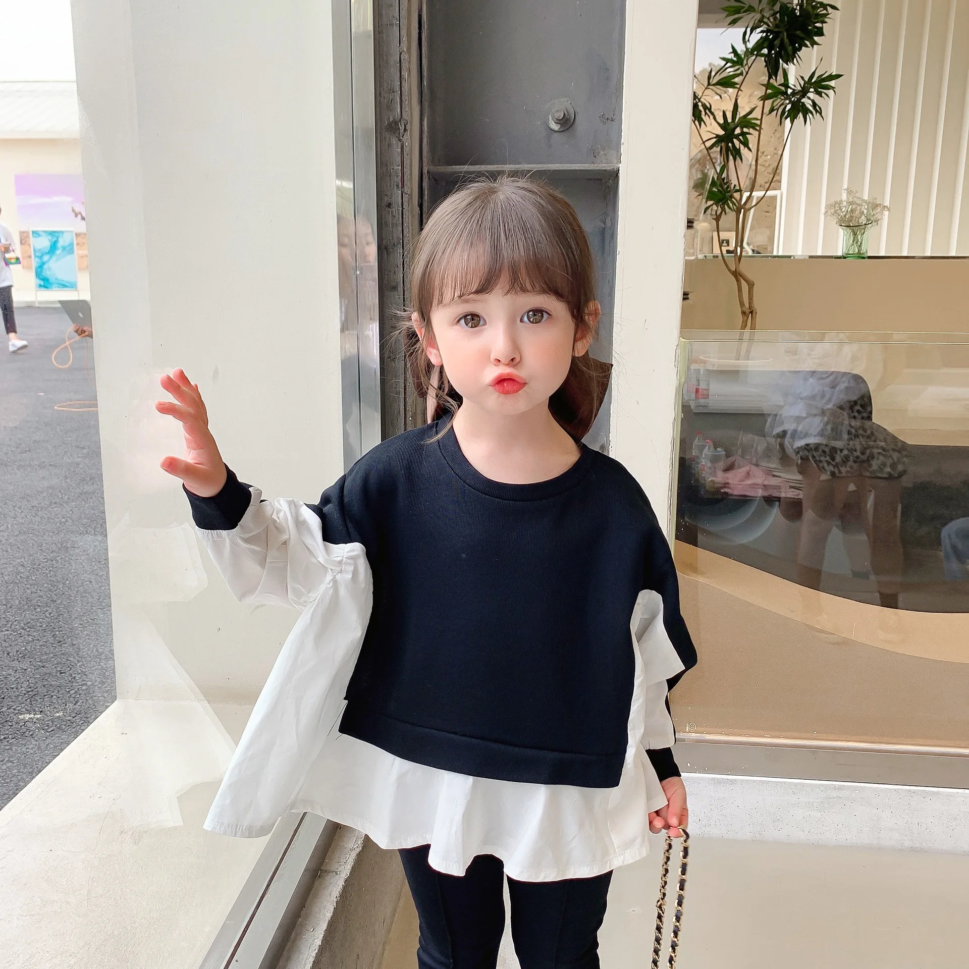 

Children's Clothing Girls Stitching Tops for Autumn 2021 Korean Version of New Sweet and Cute Love "wood ears hem"