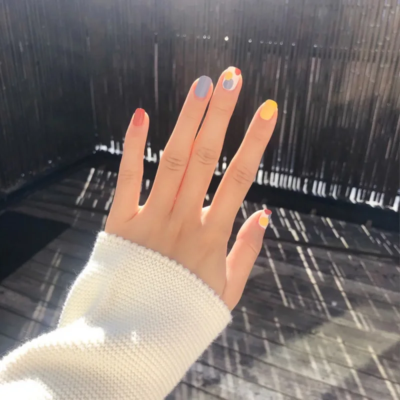 

24pcs Temperament Contracted Short Style Wearable Fake Nails Colorful Detachable Full Cover Finished Fingernails M88