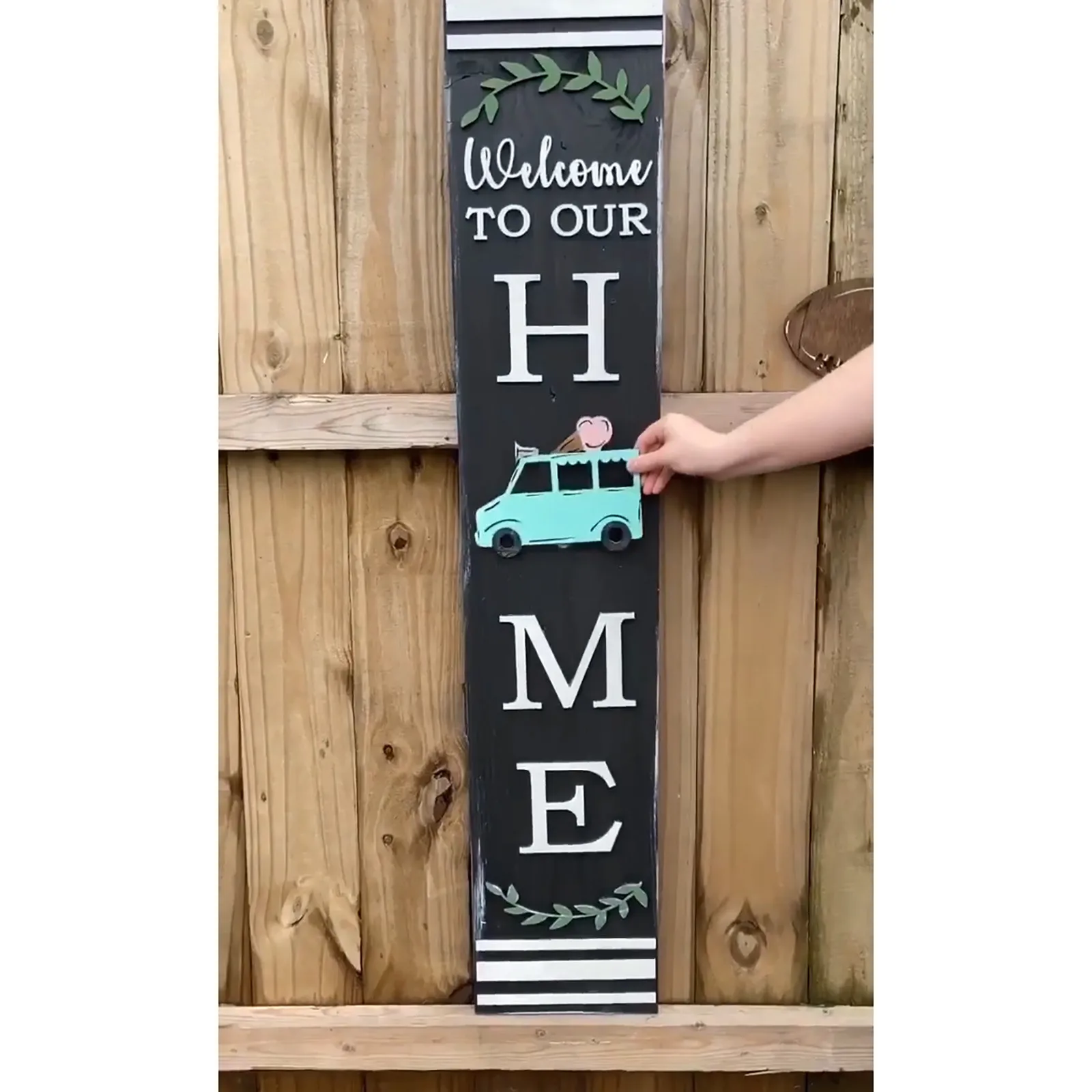 

DIY Door Hanger Seasonal Signs With Interchangeable Holiday Items