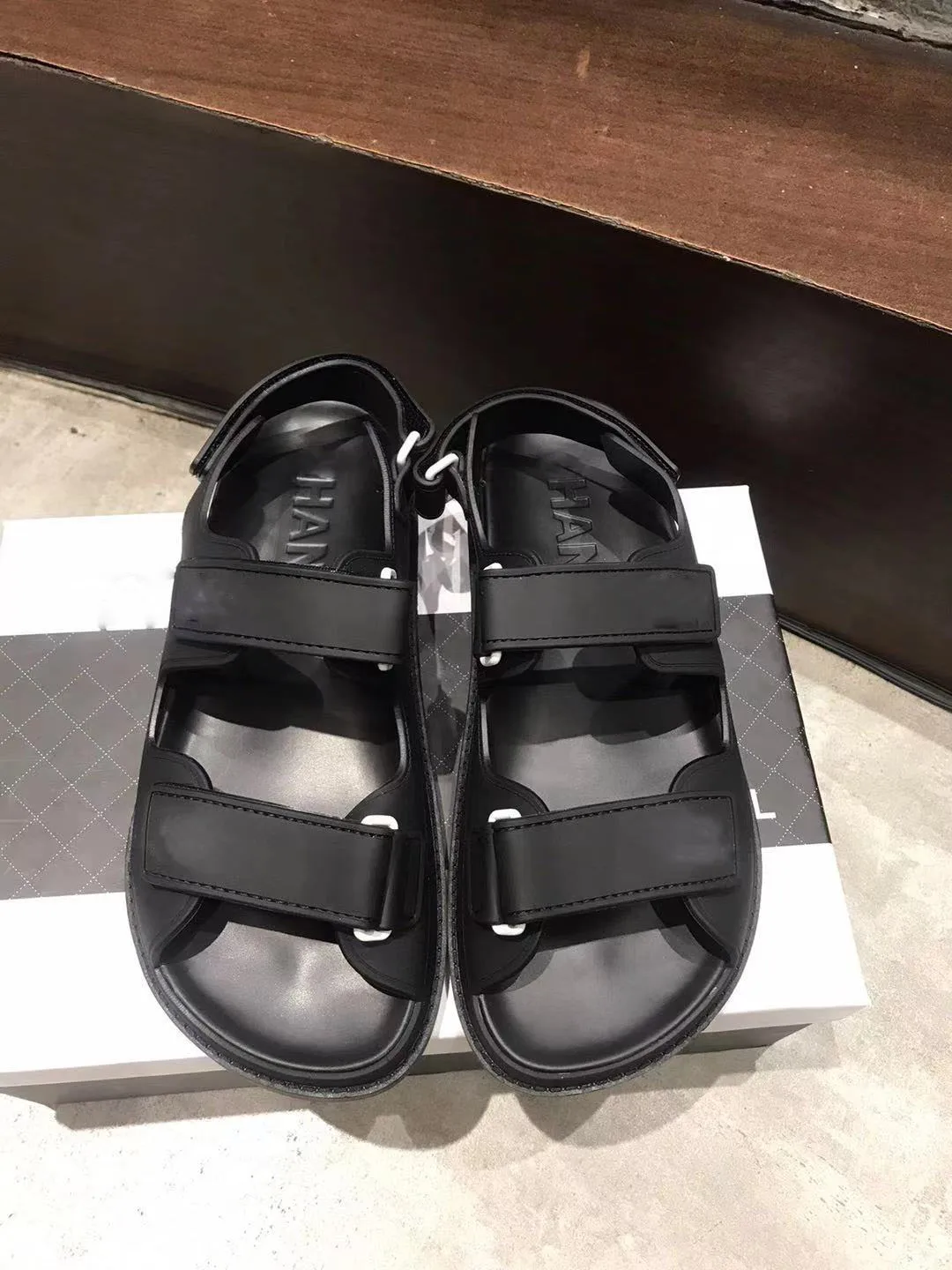 

Women Shoes Sandals 2021 Summer Flat White Sandals for Woman High-quality Luxury Brand New Product Roman Style Size 35-40 No Box