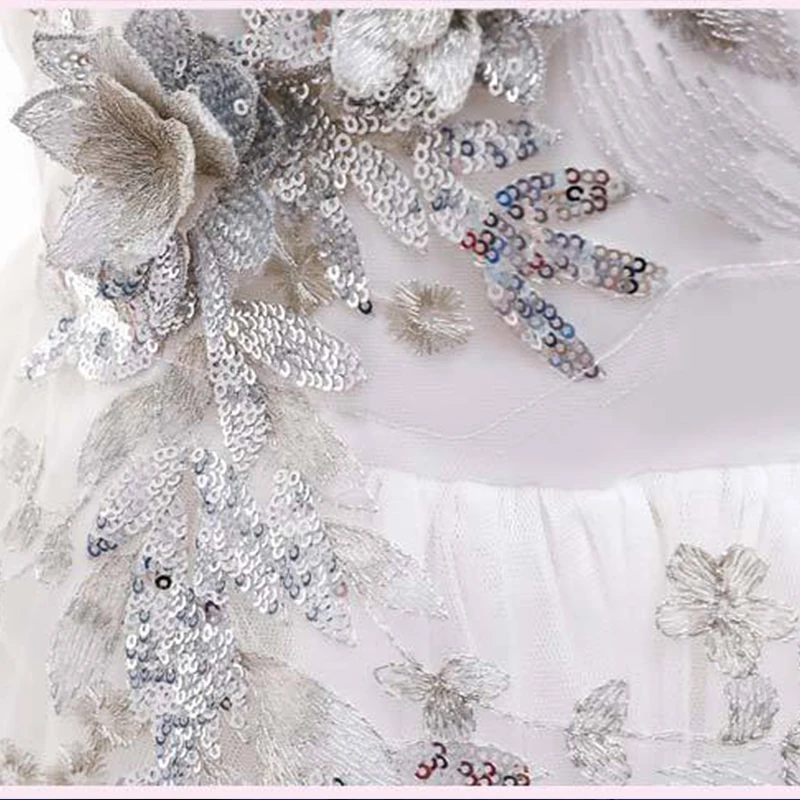 

Flower Girls Dresses Illusion Sequined Appliques Embroidery O-Neck Sleeveless Tulle Floor-Length Kids Party Princess Gown F340