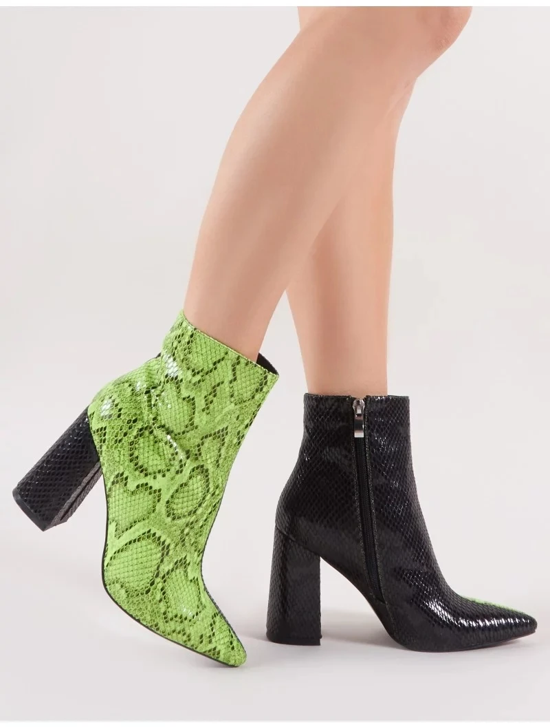 Женские ботильоны со змеиным принтом Обувь на молнии с острым носком ботинки