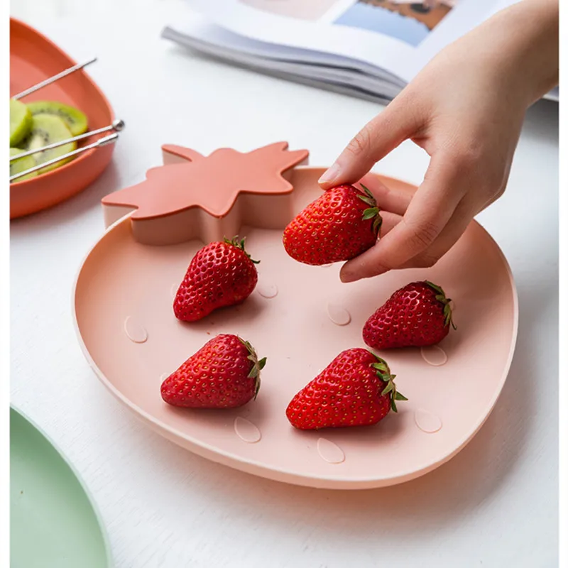 Фруктовая тарелка пластиковая закуска десертные блюда торт конфета банан