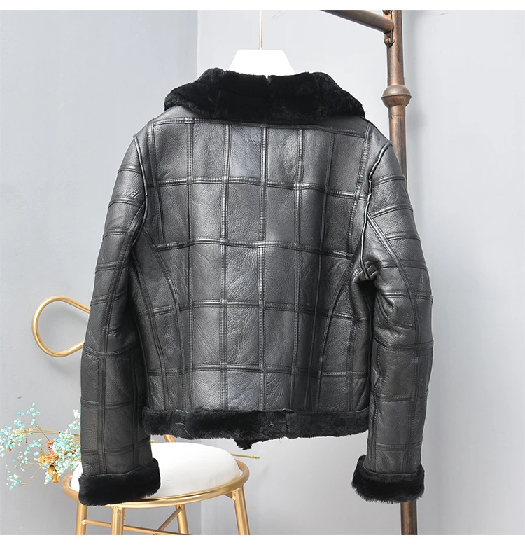 Winter Women Leather Jacket Thick Warm Real Lambs Wool Fur Collar Coat Motorcycle Zipper Outerwear Patchwork Bomber Jacket Short