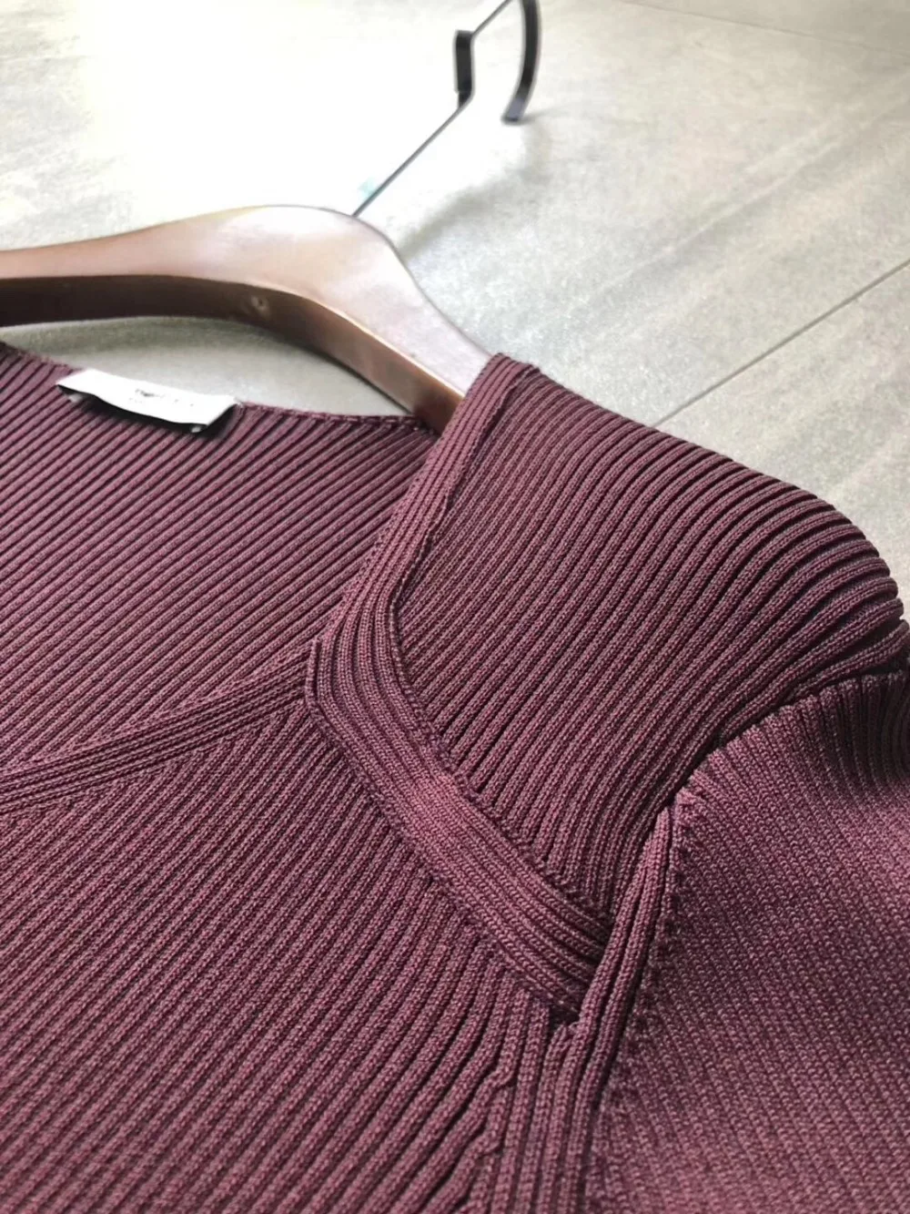 autumn and winter new V neck short-sleeved pearl buckle women Claret knitted dress